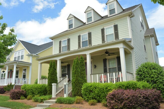 Building Photo - Beautiful, Spacious 4 bedroom 3 bath home ...