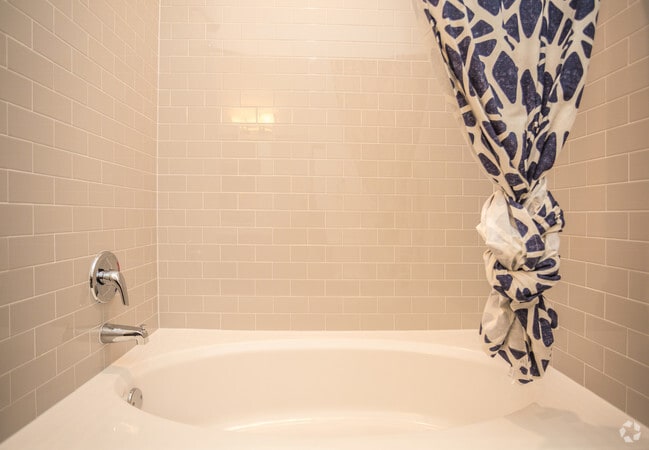 1BR, 1BA - 731 SF - Millworks Apartments