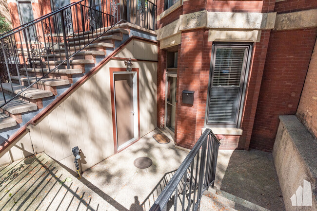 Foto del edificio - 1446 W Lexington St