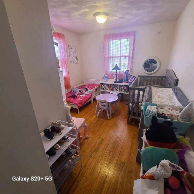 Bedroom - 34 Home St
