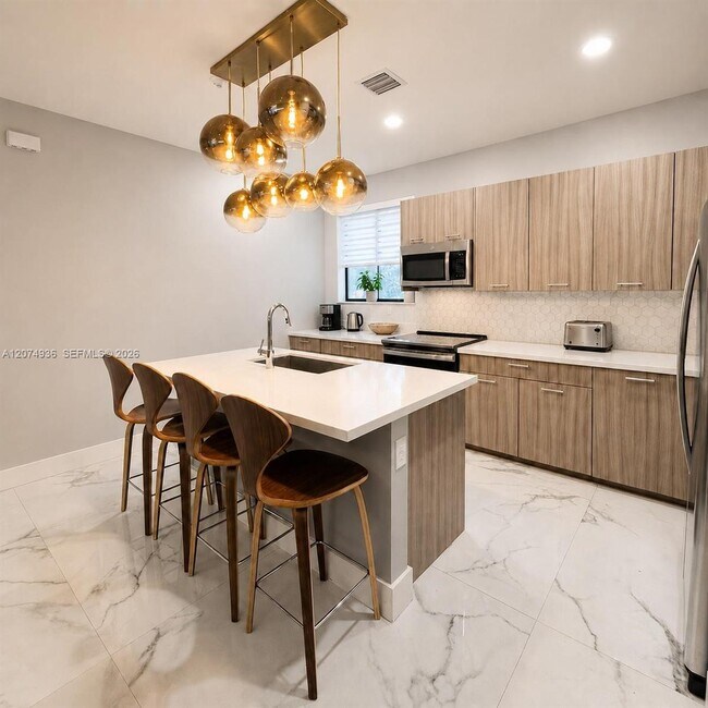 Foto del edificio - 4619 NW 84th Ave