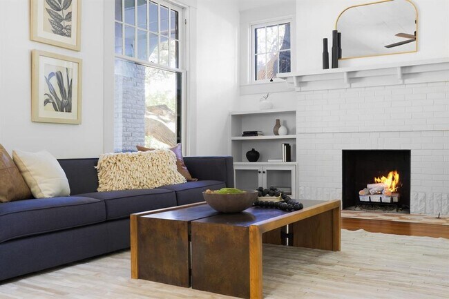 Foto del edificio - 1605 Brackenridge St