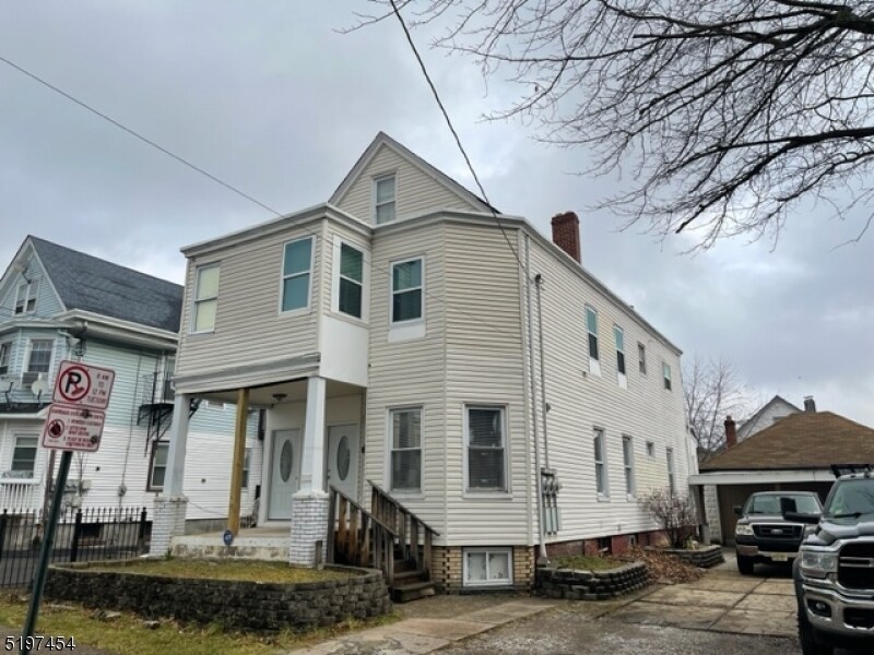 Primary Photo - 333 Madison Ave