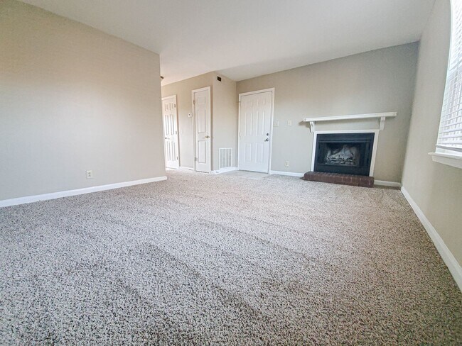 Building Photo - Two Bedroom with River Views!
