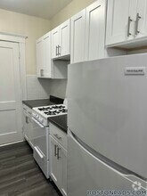 Building Photo - 235 Park Dr