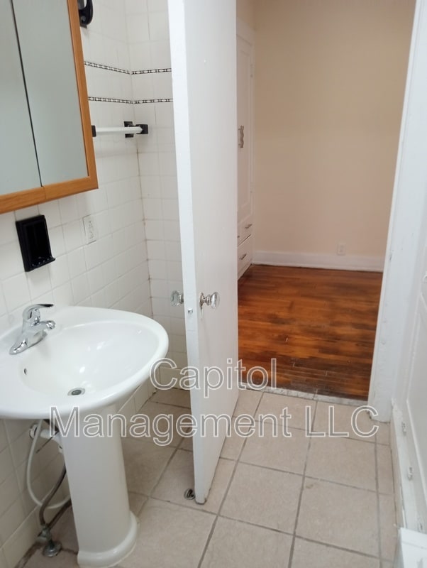 Photo - 427 Seymour Avenue