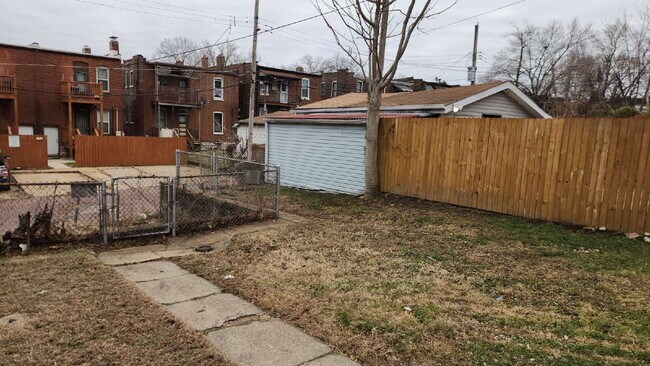 Foto del edificio - Elegant Two-Bedroom Duplex Retreat in the Heart of St. Louis