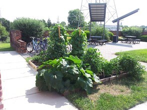 Building Photo - Southern Stove Lofts