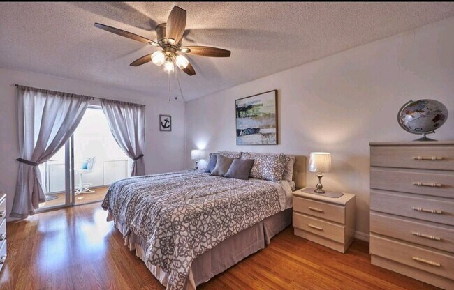 Foto del edificio - 4550 Cove Cir