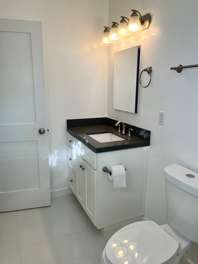 Building Photo - 15702 Brighton LLC B