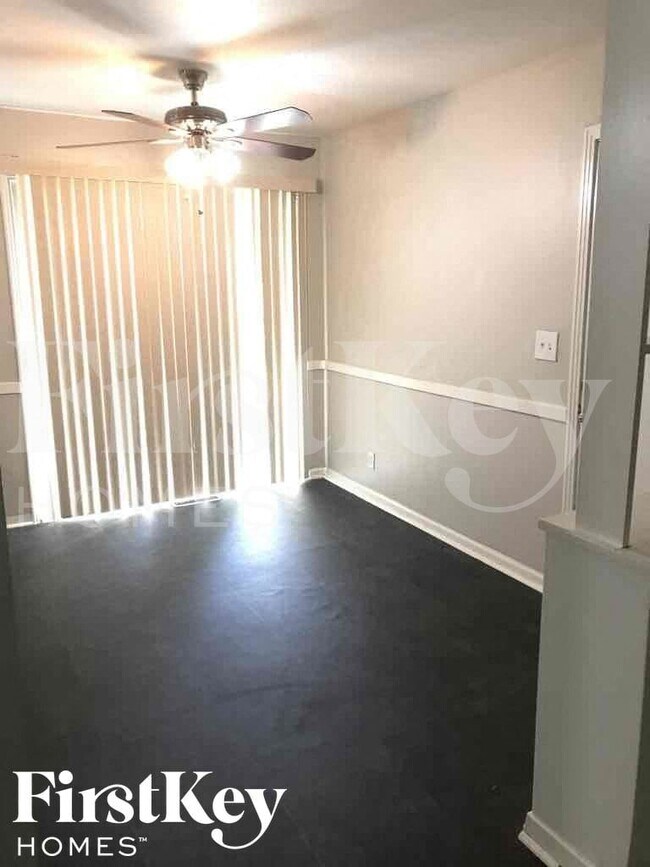 Foto del edificio - 5436 Woodson Rd