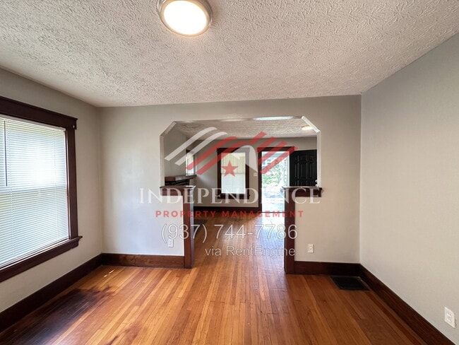 Foto del edificio - 2720 Dwight Ave