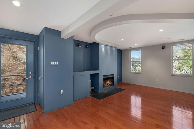 Foto del edificio - 721 D St NE