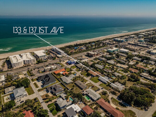 Foto del edificio - Beachside retreat in Indialantic!