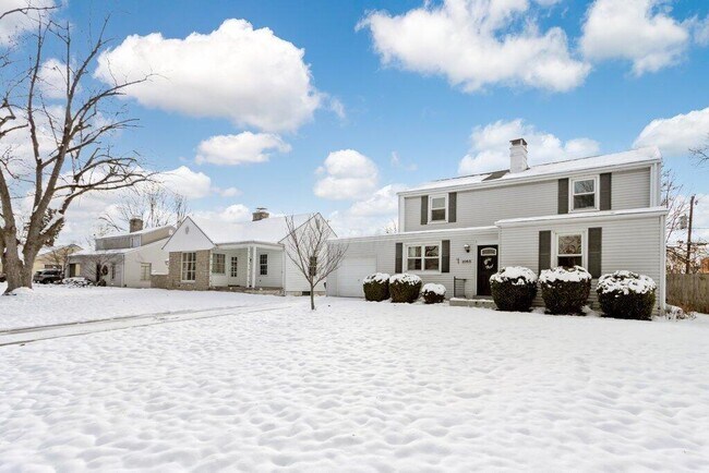 Foto del edificio - 2063 Inchcliff Rd