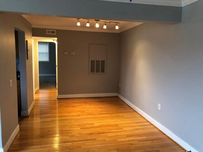 Foto del edificio - 2838 Hartford St SE