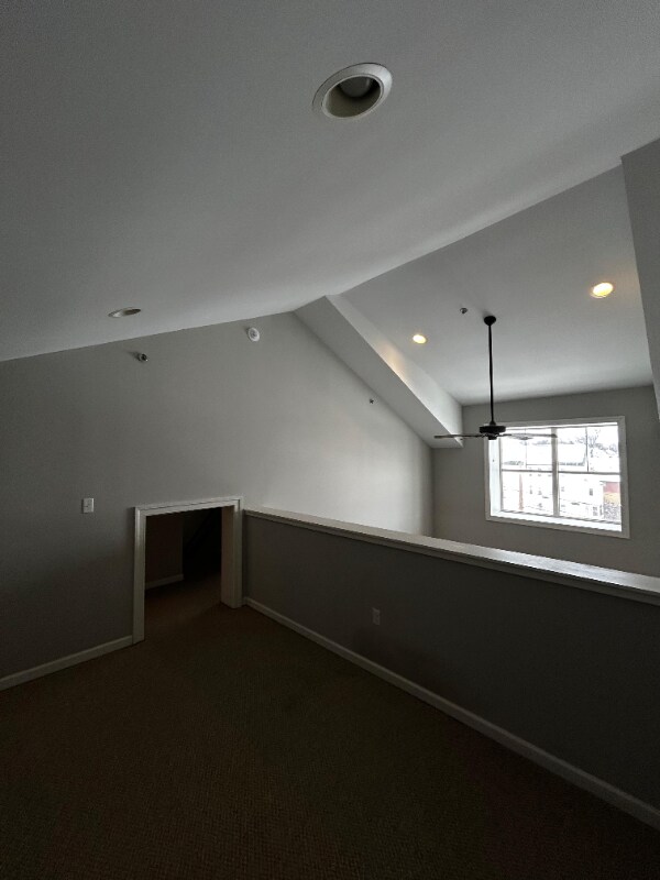 Foto del edificio - 970 Ridge Ave