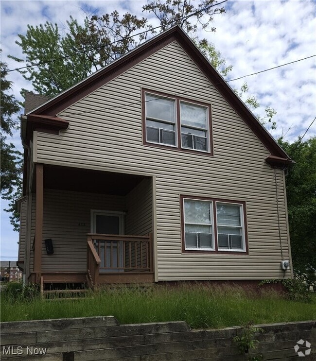 Building Photo - 475 Crouse St