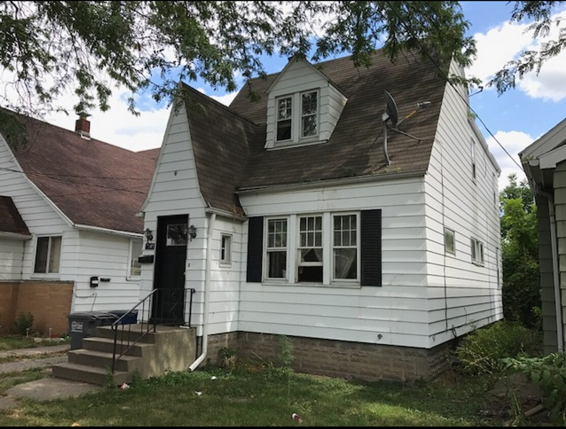 Primary Photo - 2142 Woodford St., Toledo Ohio 43605