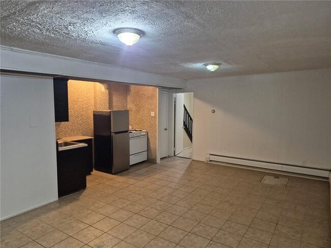 Building Photo - 818 E 51st St