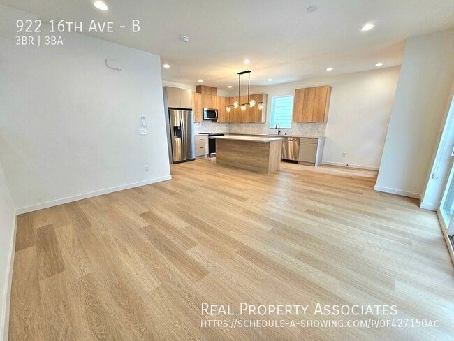 Foto del edificio - 922 16th Ave