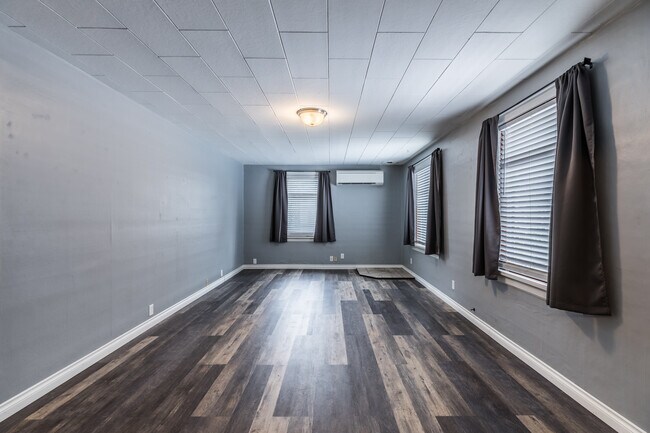 Foto del edificio - 2735 Columbia Blvd