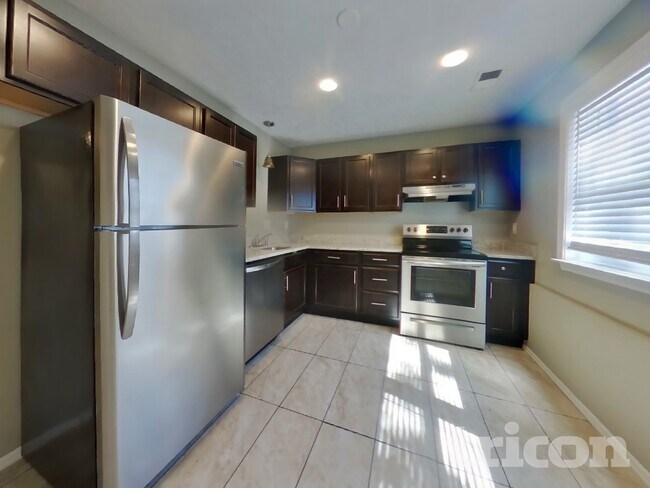 Foto del edificio - 1051 Dorset Dr