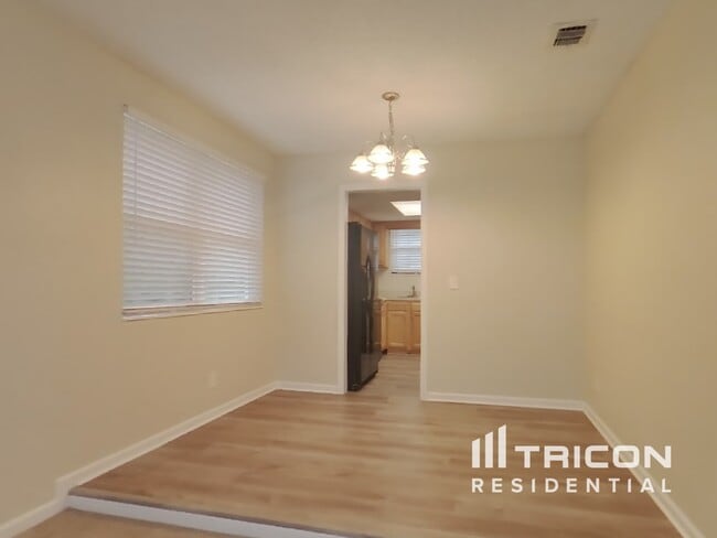 Foto del edificio - 6751 Alisma Ln