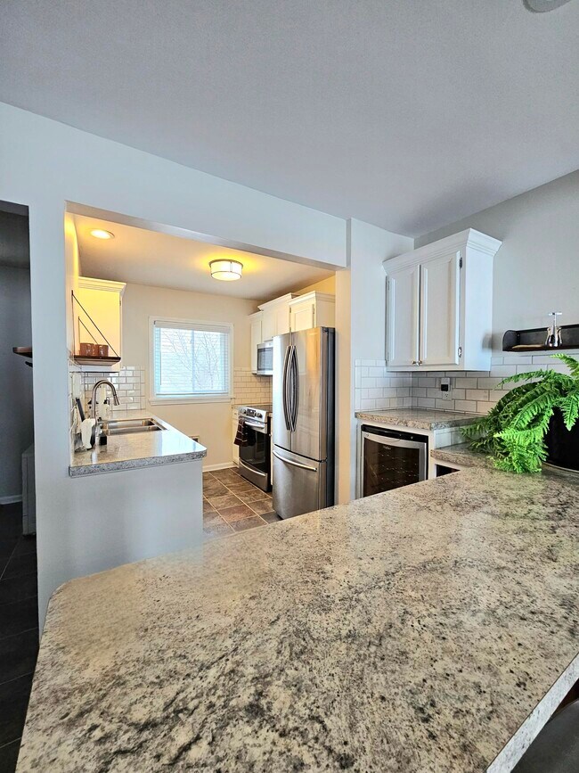 Kitchen - 11 Pinewood Ln