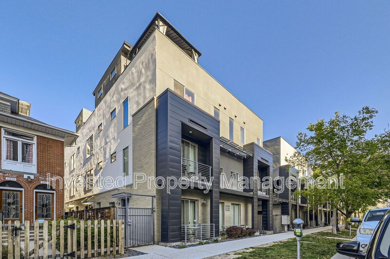 Primary Photo - 1323 Elati St