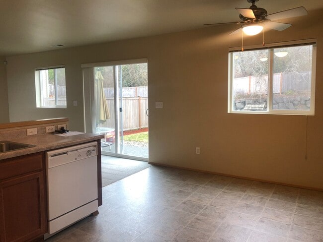 Building Photo - Poulsbo 3 bedroom now available