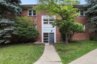 Building Photo - 140 N Broadway