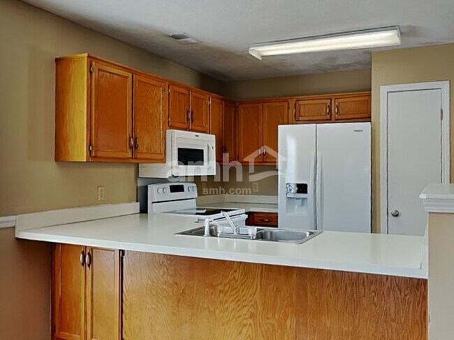 Foto del edificio - 2011 Lassiter Dr