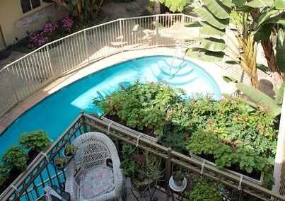 Otro - 8170 Redlands St