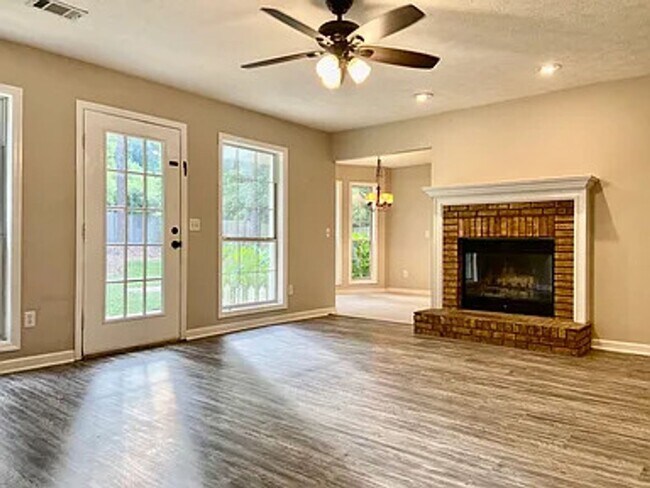 Foto del edificio - Large 3 bed, 2 bath home in Auburn