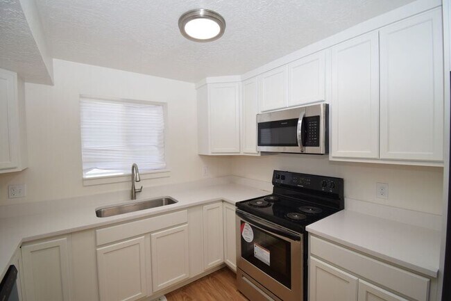 Building Photo - 4451 Dean Cir
