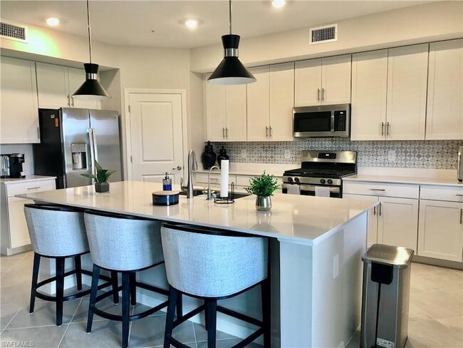 Building Photo - 43253 Waterbird Way