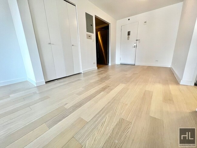 Building Photo - East 39th Street