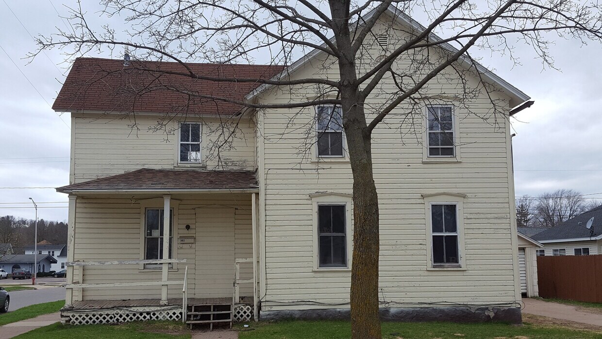 Foto principal - 302 N 2nd Ave