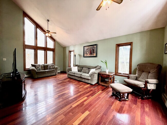Living Room - 72 Woodland Rd