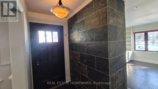 Building Photo - 34 Wood Glen Rd