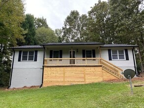 Building Photo - 7045 Hickory Dr