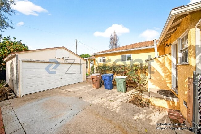 Building Photo - 61 S Katherine Dr