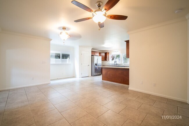 Building Photo - GATED PRIVATE COMMUNITY 4BR, 2.5BA + EXTRA...