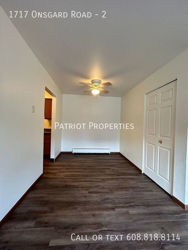 Building Photo - 2 bedroom/ 1 bath apartment in Madison, WI