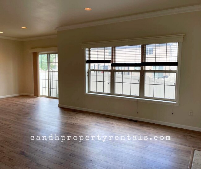Building Photo - 1650 Inverness Dr