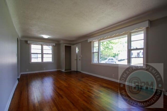 Photo - Discover this 3-bedroom, 1-bath home in Omaha, NE,