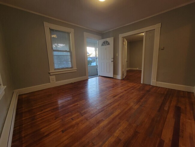 Living Room - 16 Prince St