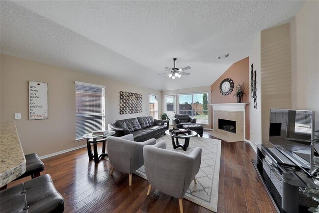 Building Photo - 3214 Pine Run Dr