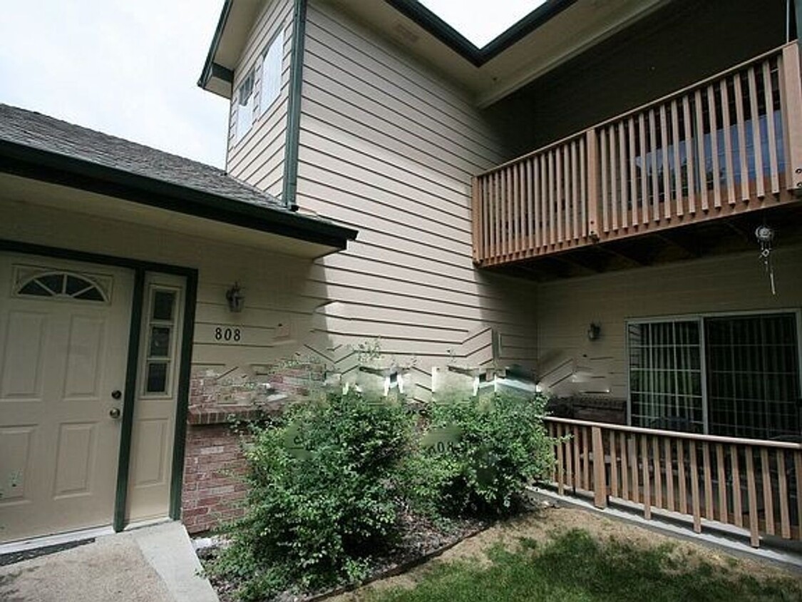 Primary Photo - Spacious Condo with Bonus Loft in Pinnacle...